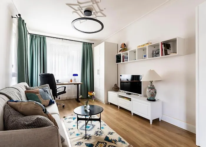 Aristocratic With A Parking Spot Apartment *