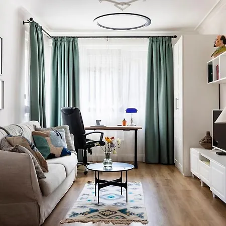 Apartmán Aristocratic With A Parking Spot *