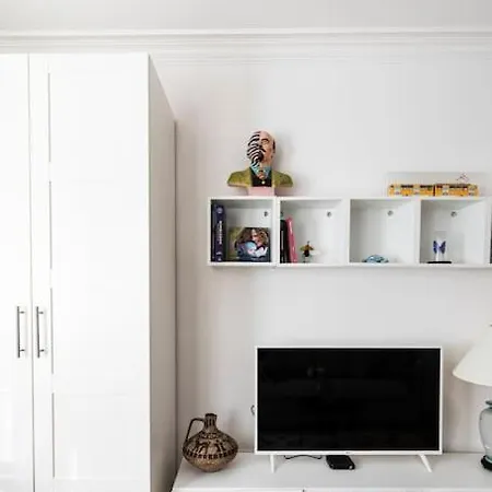 Aristocratic With A Parking Spot ソフィア