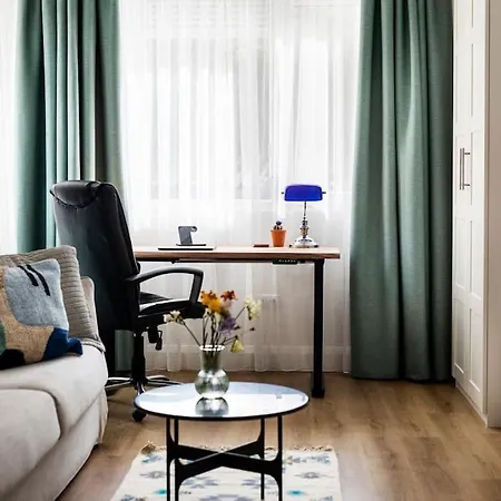 Aristocratic With A Parking Spot ソフィア