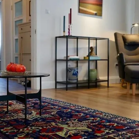 Aristocratic With A Parking Spot ソフィア