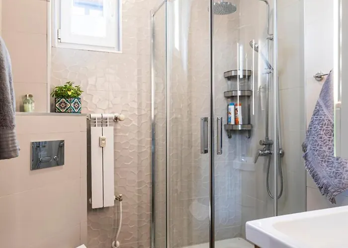 Aristocratic With A Parking Spot *