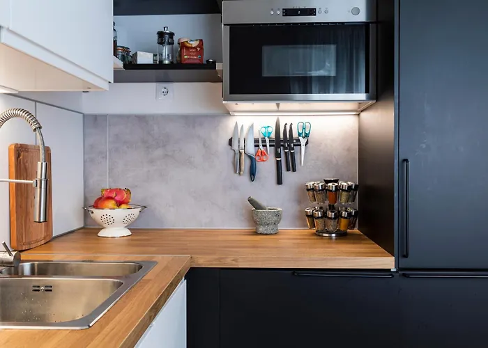 Aristocratic With A Parking Spot סופיה