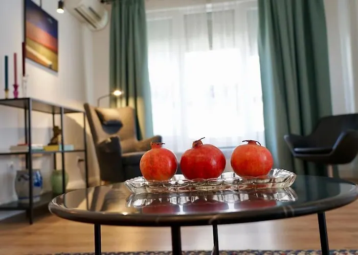 Aristocratic With A Parking Spot סופיה