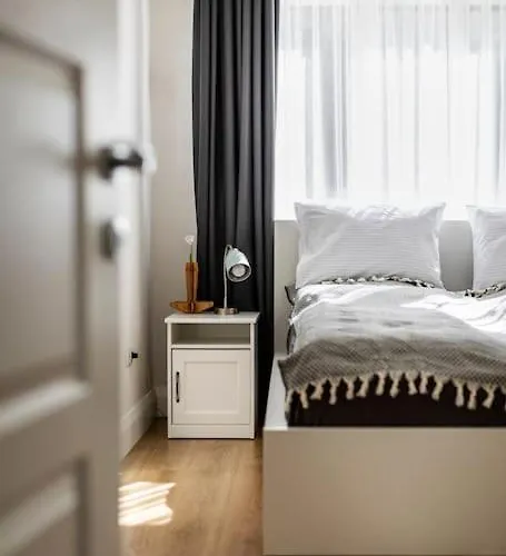 Aristocratic With A Parking Spot דירה *