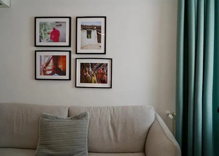 Aristocratic With A Parking Spot דירה