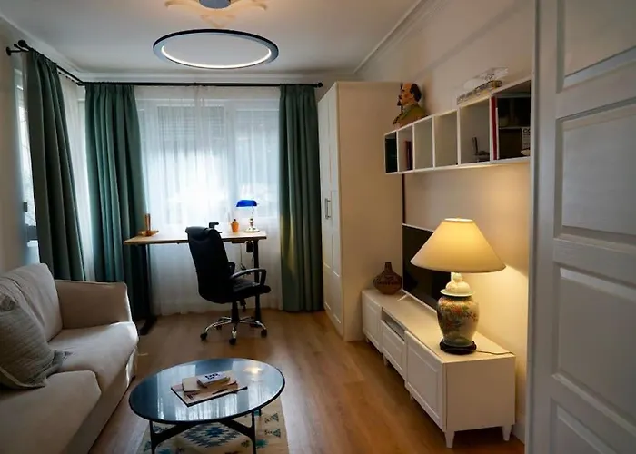 Aristocratic With A Parking Spot * סופיה