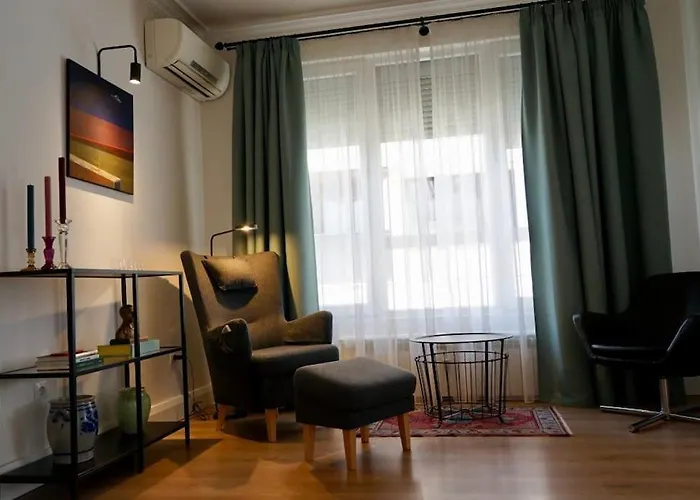 Aristocratic With A Parking Spot * סופיה