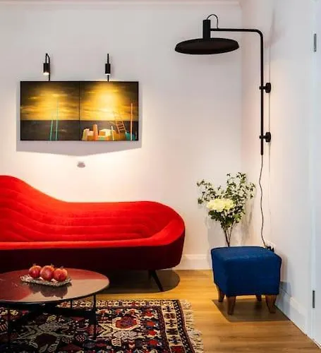 Aristocratic With A Parking Spot דירה