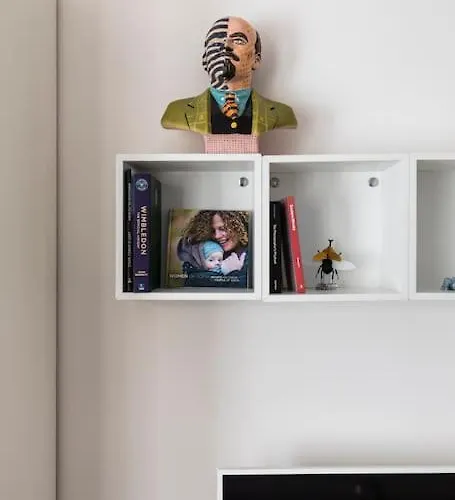 Aristocratic With A Parking Spot דירה