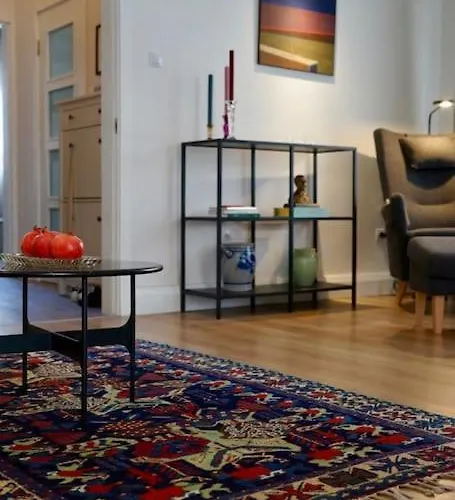 Aristocratic With A Parking Spot סופיה