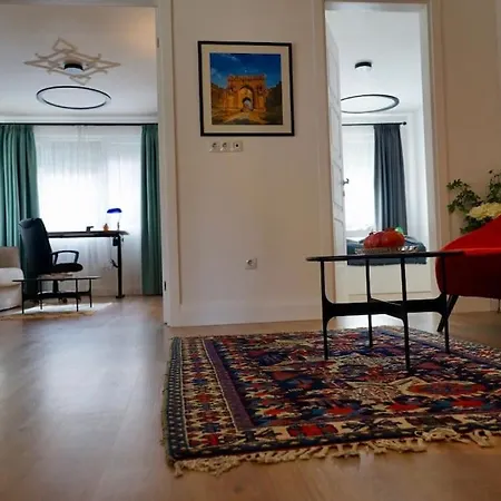 Aristocratic With A Parking Spot Apartment *