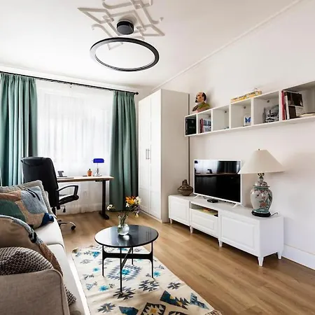 Aristocratic With A Parking Spot Apartment *